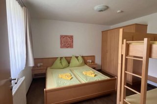 4_familienzimmer_fletzberger.jpg